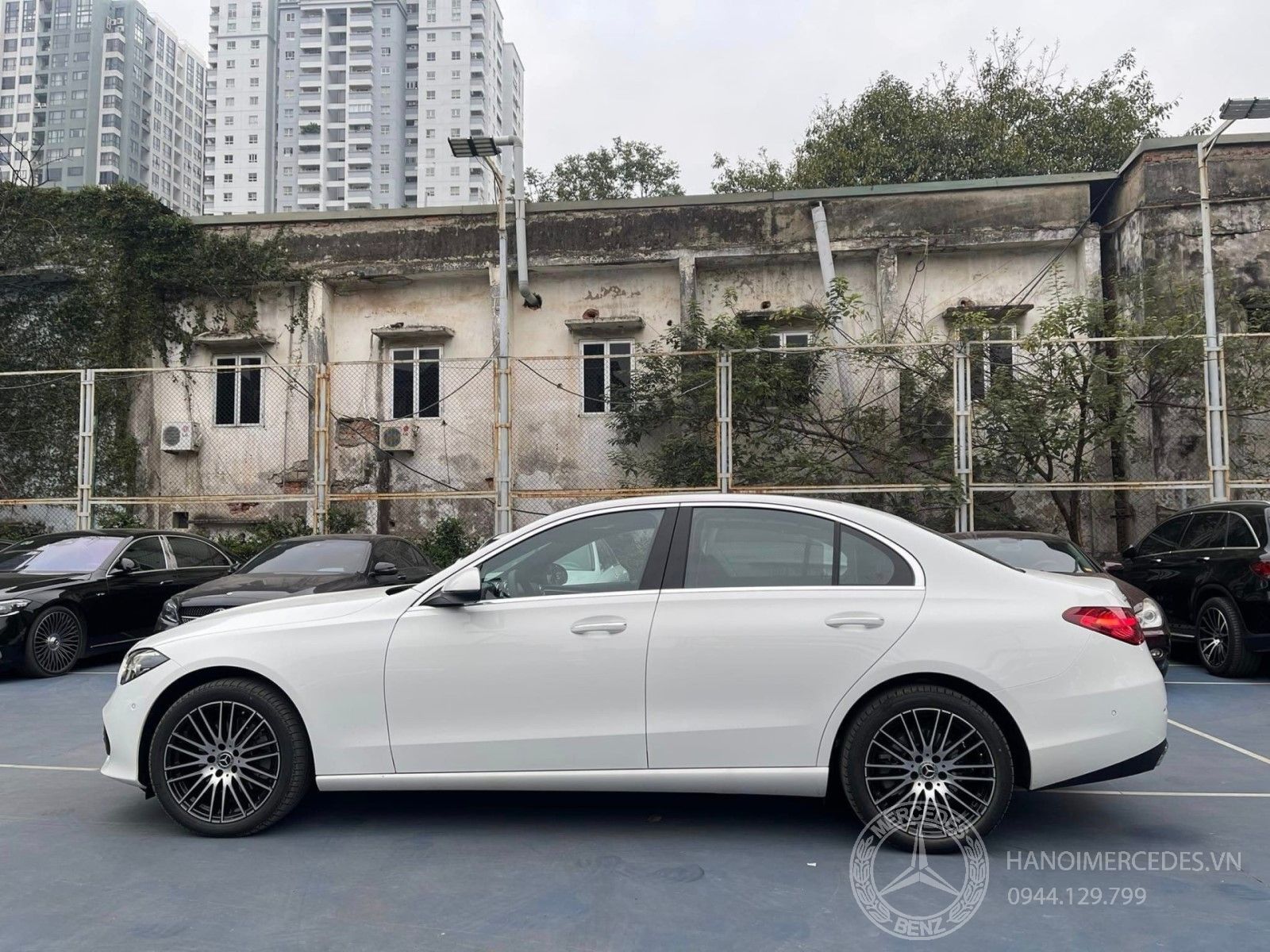 Thân xe Mercedes C200 Avantgarde Plus