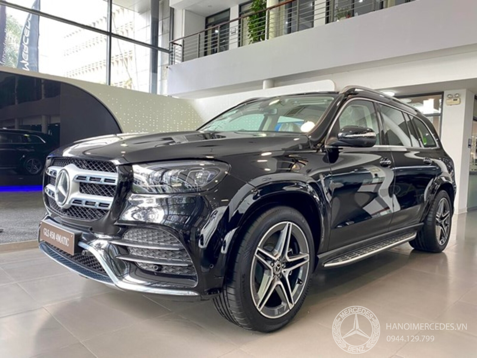 Mercedes GLS 4504Matic 2023 được trang bị cụm đèn pha dạng FULL LED siêu sáng